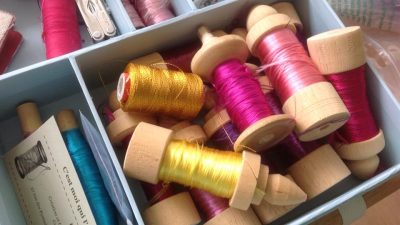 Fils de broderie au cours des stages ou des ateliers vers Tarbes