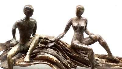 Sculpture en bronze faite pendant le stage ou la formation fonderie d'art dans l'atelier d'un fondeur