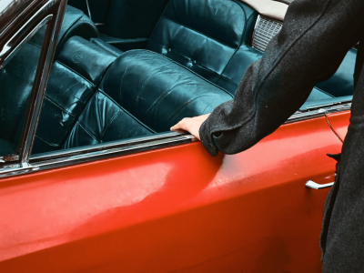 Formation sellerie automobile - siège avec un sellier vers Paris en Ile de France