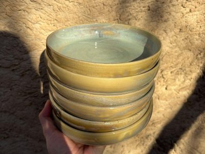 Assiettes pendant la formation tournage céramique dans le Var (83)