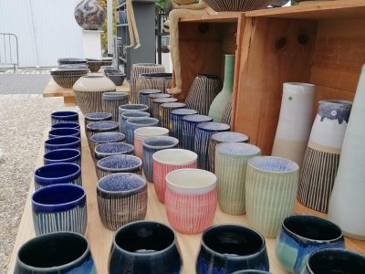 Marché de potier pendant la formation céramique et poterie vers Périgueux