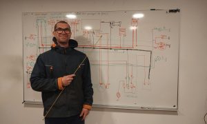 Samuel Do, professeur et mécanicien moto