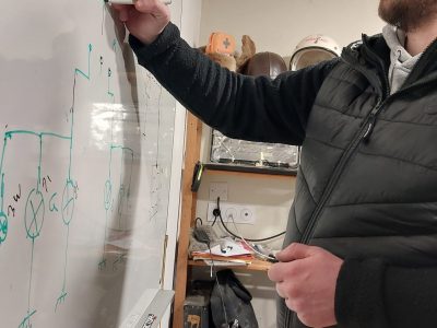 Apprentissage théorique pendant la formation CAP mécanique moto en Aveyron