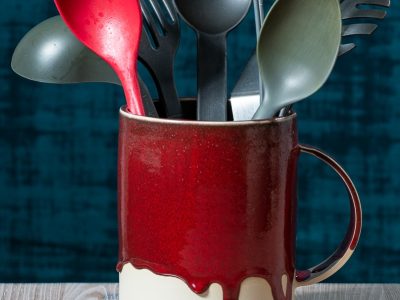 Mug au cours de la formation céramique avec un céramiste en Occitanie