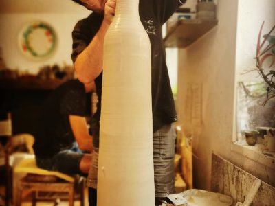 Mathieu en tournage formation Tournage en Céramique à Giroussens