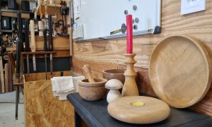 Pièces en bois faites pendant la formation tourneur sur bois vers Auch