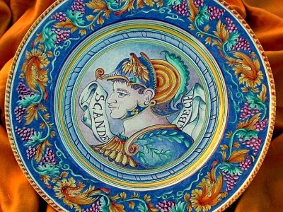 Assiette style Majolique italienne formation Décoration en Céramique dans le lot