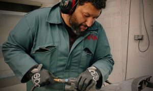 Detailing pendant la formation carrosserie carrossier professionnel à Paris