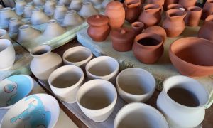 Poteries pendant la formation céramique en Seine Maritime