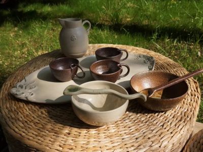 Récipients pendant la formation céramique à Toulon dans le Var