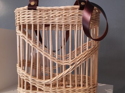 Sac fantaisie en vannerie d'osier fait par Roselyne qui propose une formation en Bourgogne