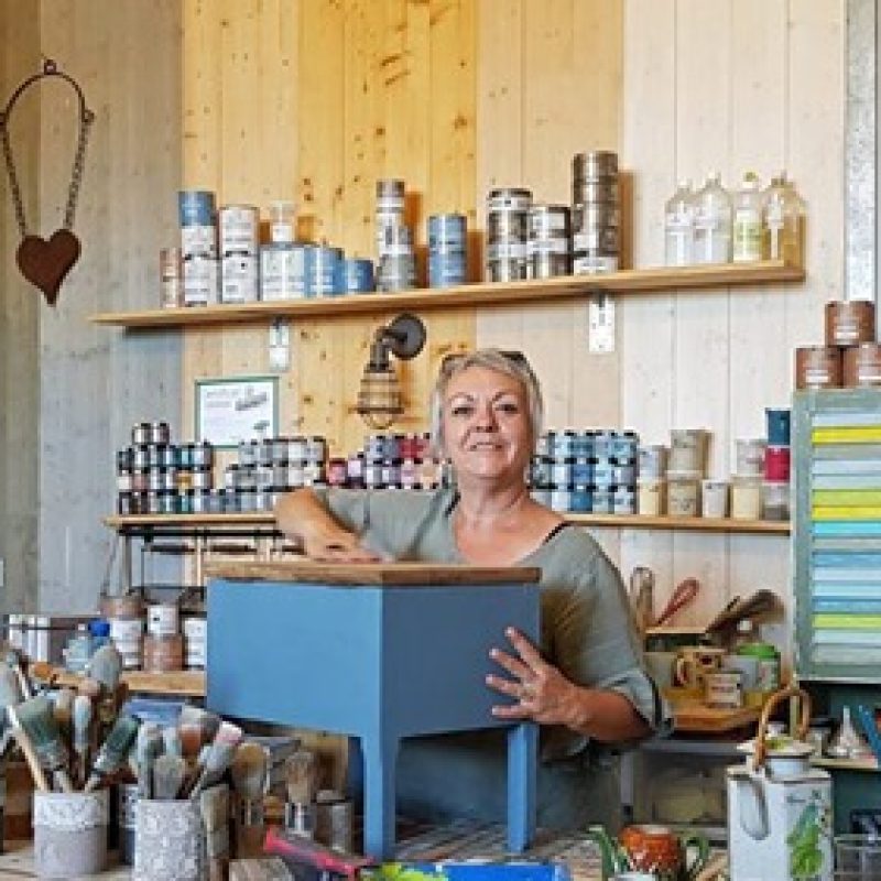 Sylvie CAU restauratrice de meubles