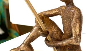 Sculpture en bronze faite pendant le stage ou la formation fonderie d'art dans l'atelier d'un fondeur