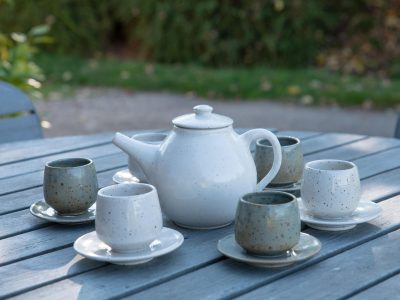 Service au cours de la formation céramique et poterie avec un potier vers Auch dans le Gers