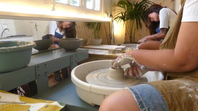 Tour stage de tournage et décor sur Terre crue