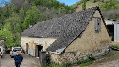 Bergerie pendant la stage de berger avec des brebis dans le Pays Basque