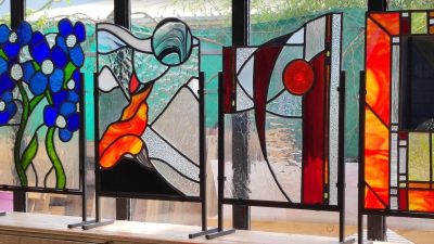 Exemple de vitraux pendant le stage et cours vitrail avec un maitre artisan vitrailliste en métier d'art proche de Toulouse à Castres