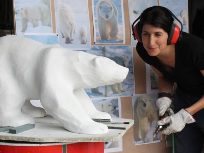 Stagiaire pendant la formation sculpteur et tailleur de pierre vers Toulouse