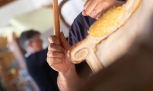 Apprentissage pendant la formation en tapisserie d'ameublement proche de Toulouse