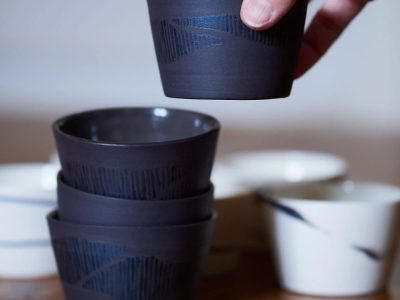 Tasses pendant la formation céramique et poterie vers Nantes