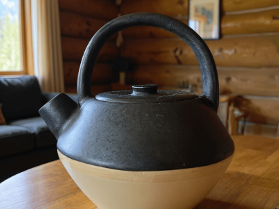 Théière pendant la formation céramique et poterie en Nouvelle Aquitaine