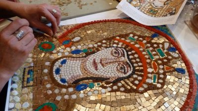 Fresque antique en mosaïque au cours du stage mosaïste avec Sylvie Potier