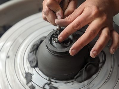 Tournage céramique pendant la formation vers Mâcon et Lyon