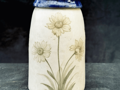 Vase pendant la formation décoration céramique vers Mâcon proche de Lyon