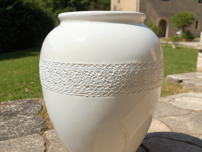 Vase pendant la formation céramique en Dordogne dans le Périgord