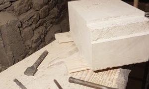 Outils pour le stage avec un tailleur de taille de pierre en Aveyron