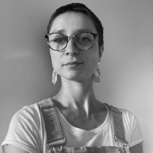 Anaïde Fleig, brodure, relieure et brodeuse