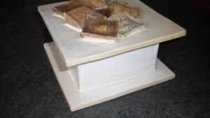 Boîte sculpté stage exploration de la terre