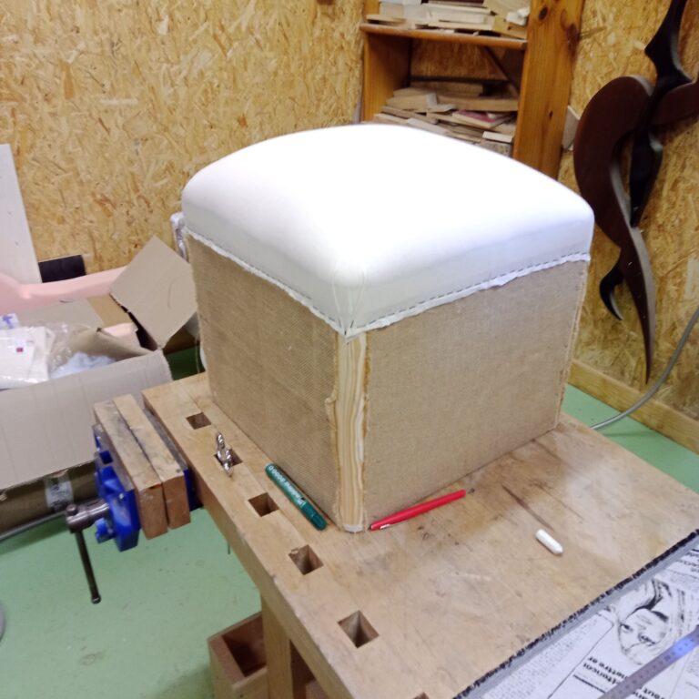 Stage de Tapisserie Décorative : créez votre pouf