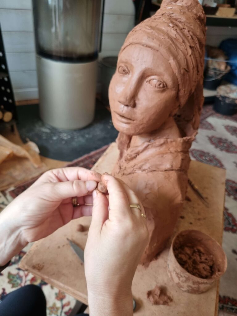 Stage de sculpteur avec de la terre glaise sur 3 jours