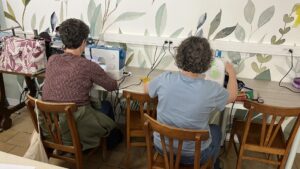 Stagiaire atelier couture pochette livre