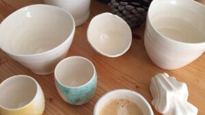 Poteries au cours du stage en céramique d'immersion