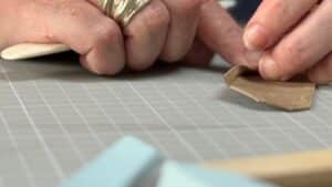 Pliage stage de modelage du cuir - Marqueterie et gainerie à Paris