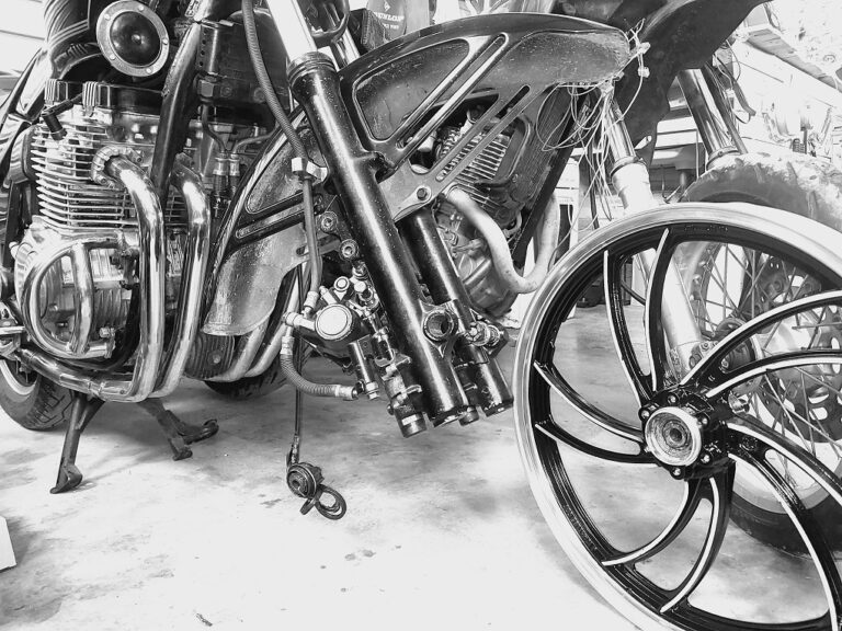 Stage Entretien sur la partie cycle d'une moto