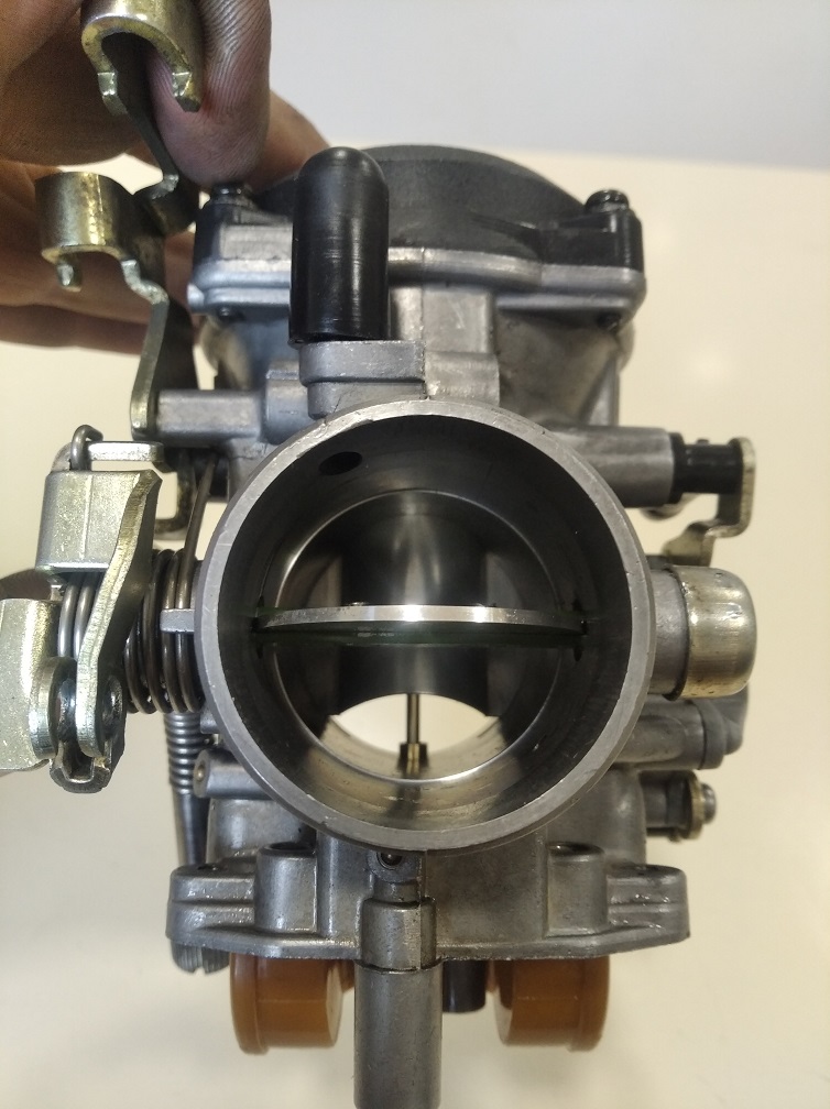 Stage sur le carburateur d'une moto